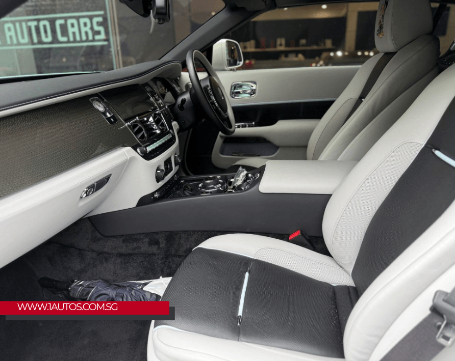 Rolls-Royce Wraith 6.6A Black badge